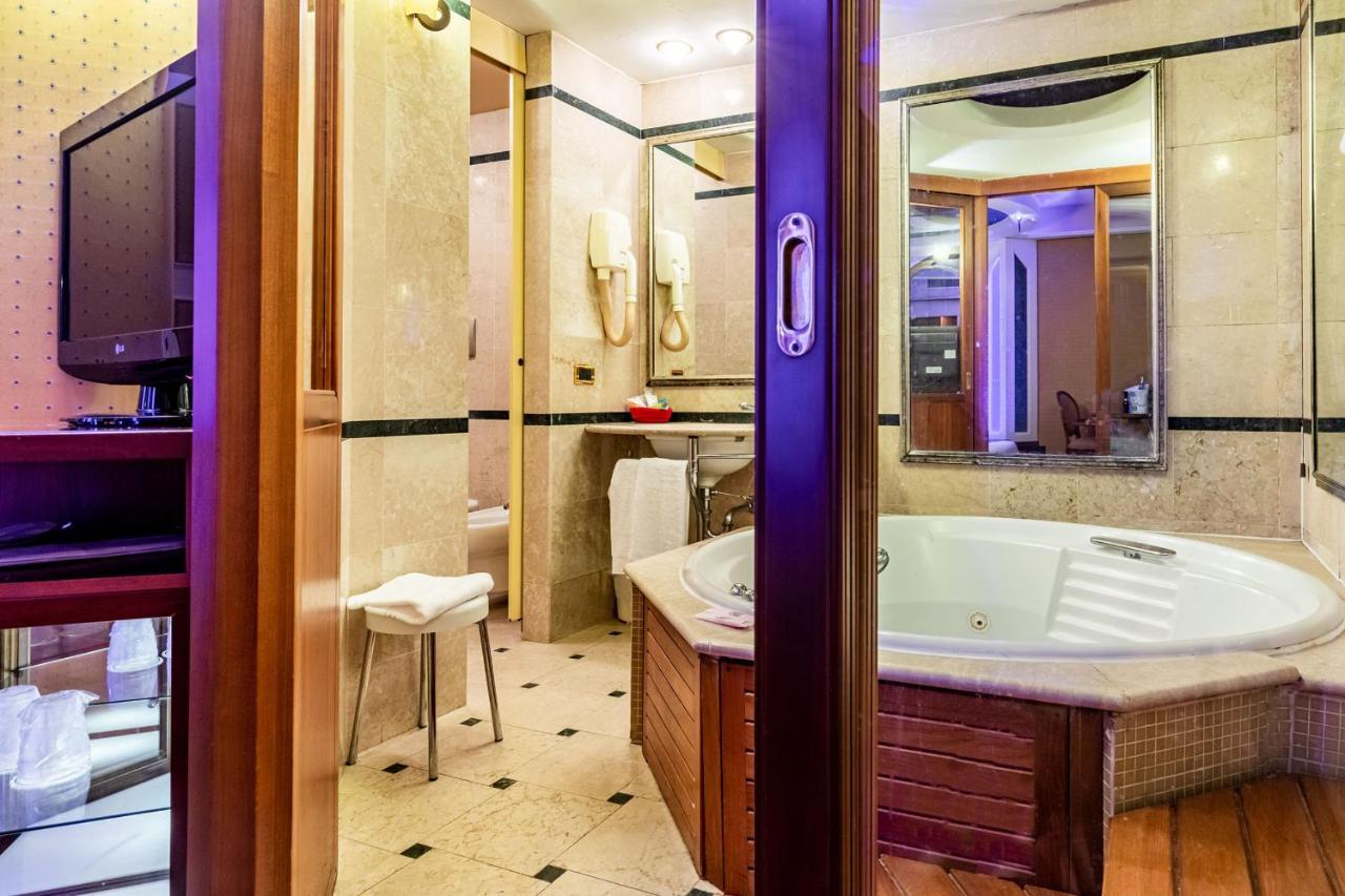 Hotel Motel Miami Pioltello Экстерьер фото