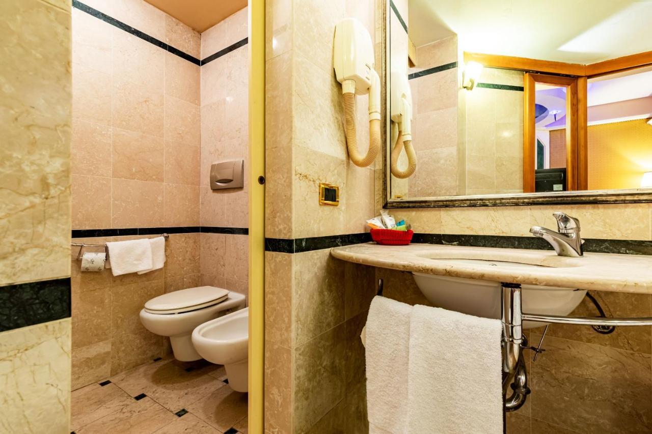 Hotel Motel Miami Pioltello Экстерьер фото